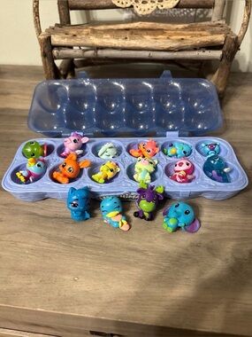 MIXED LOT Hatchimals Colleggtibles 12 pack egg carton AND 16 Hatchimals PREOWNED